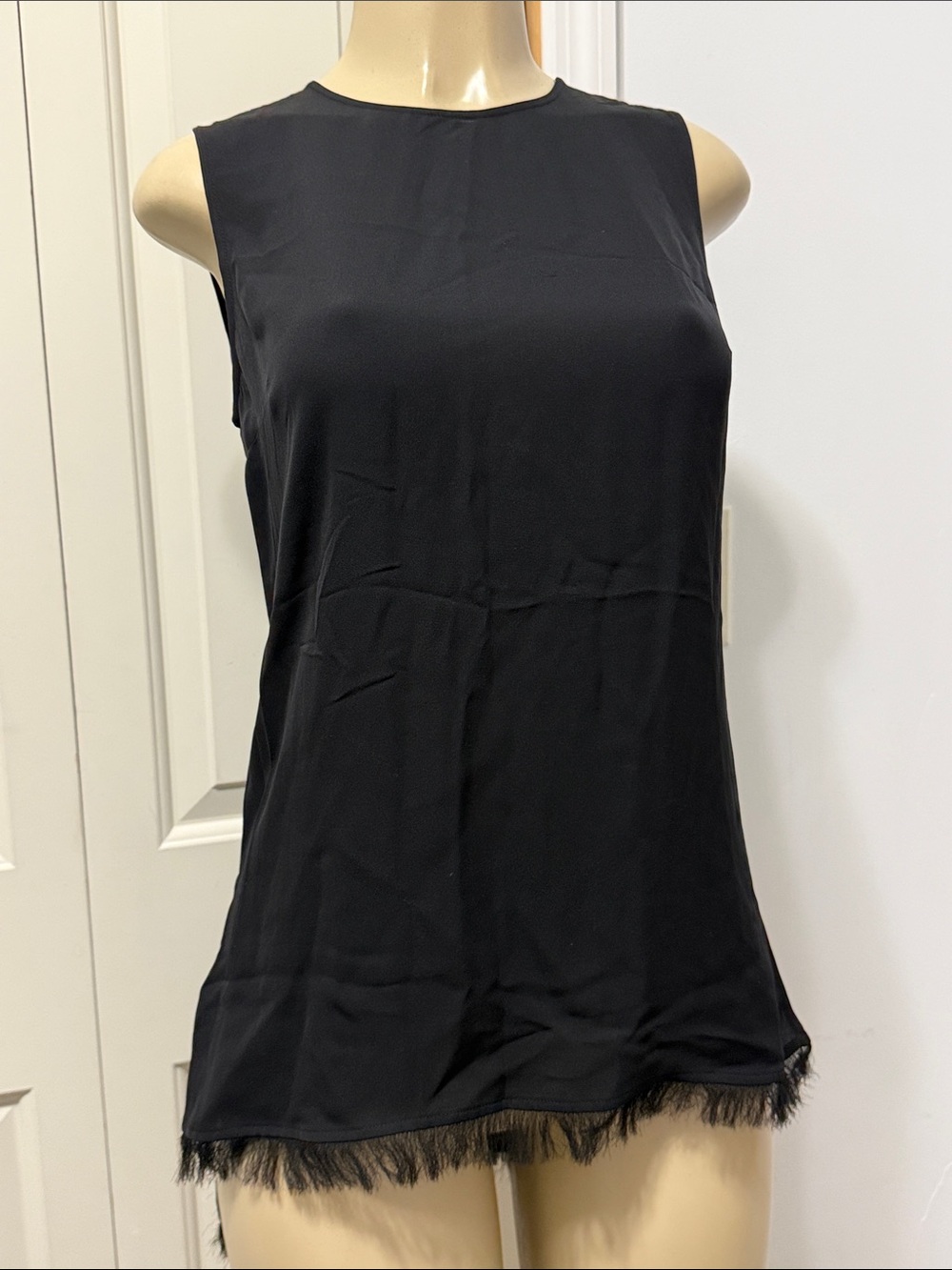 Theory Black Sleeveless Camisole with Feather Trim 100  0/0 Silk soie